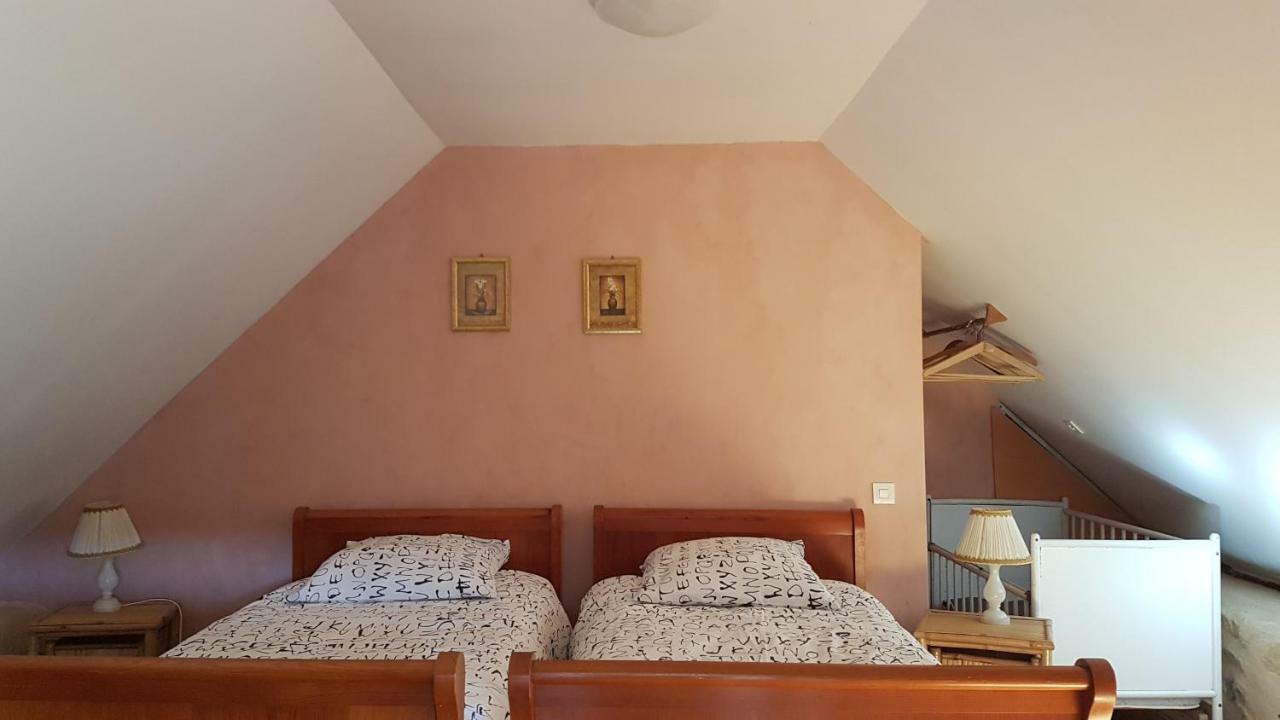 La Ferme De Kerhors Hotell Tréméoc Exteriör bild
