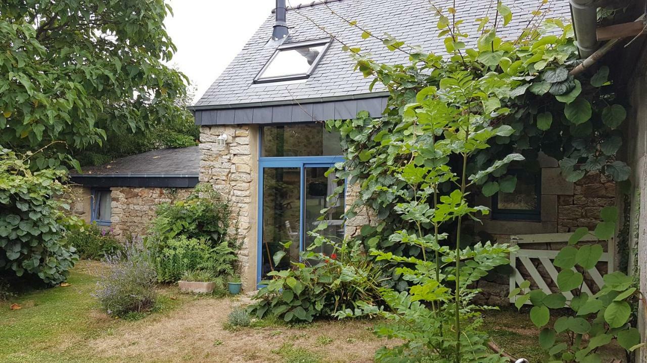 La Ferme De Kerhors Hotell Tréméoc Exteriör bild