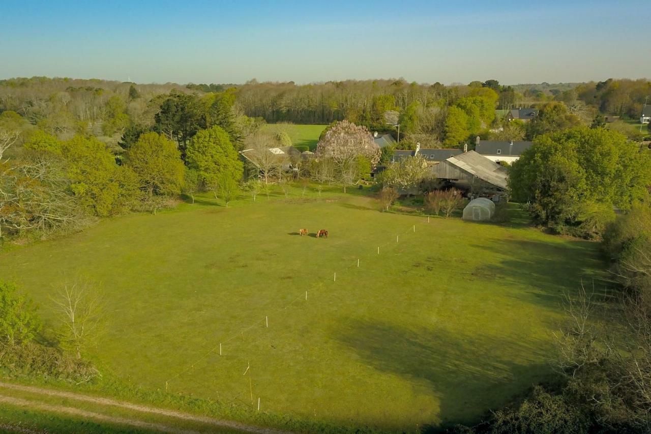 La Ferme De Kerhors Hotell Tréméoc Exteriör bild