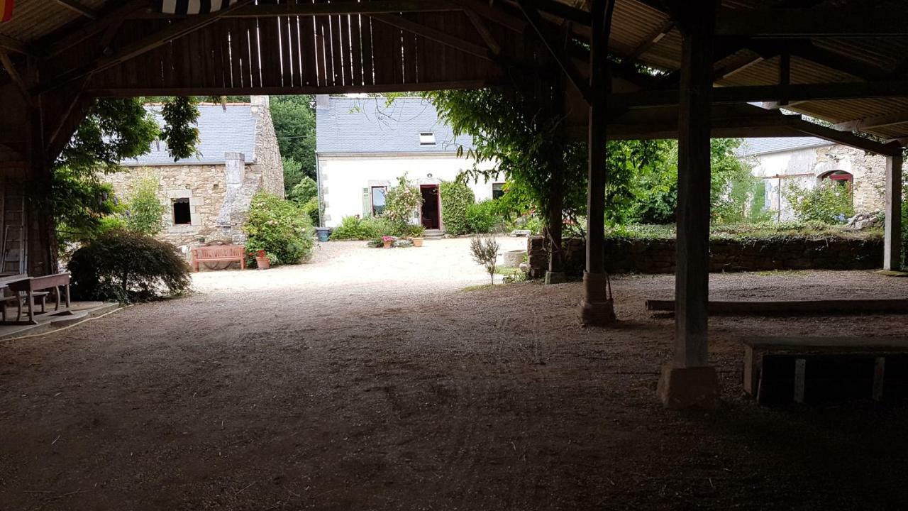 La Ferme De Kerhors Hotell Tréméoc Exteriör bild